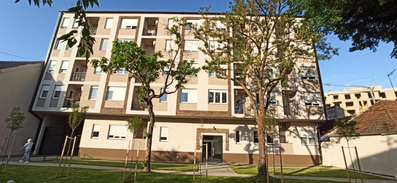 Aurora Appartement Subotica Buitenkant foto